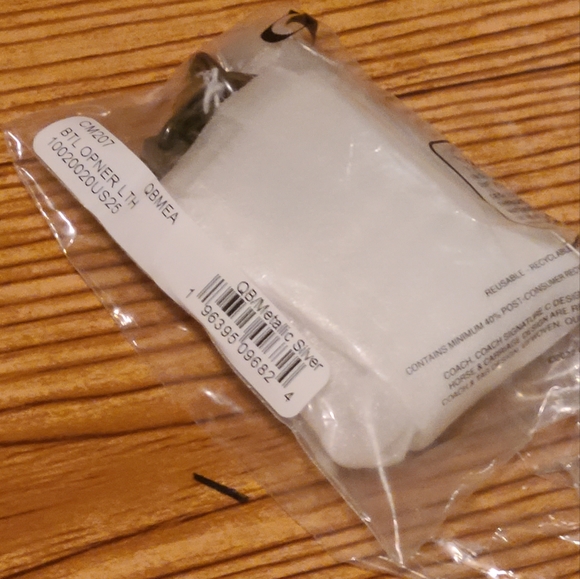 Coach leather bottle opener key ring keychain Metallic - Picture 4 of 4